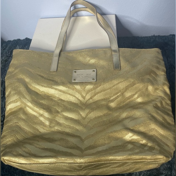 Michael Kors Signature Gold Tote Bag - Picture 3 of 4